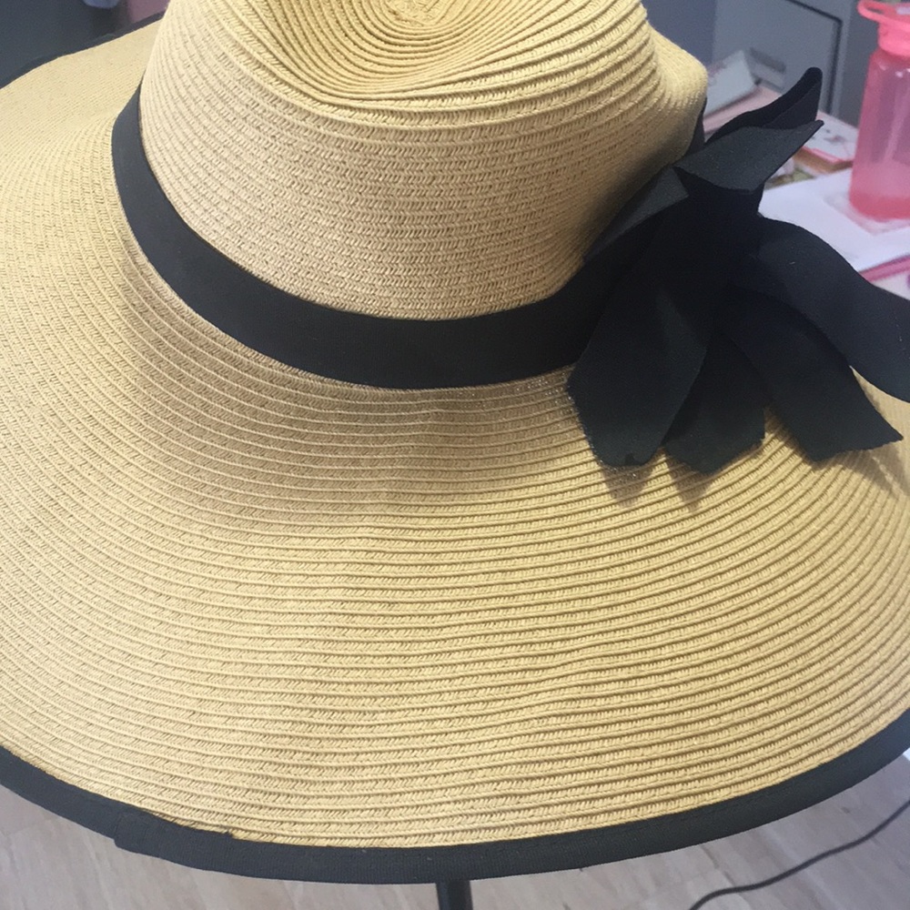 ModCloth Beach Hat - Picture 6 of 8